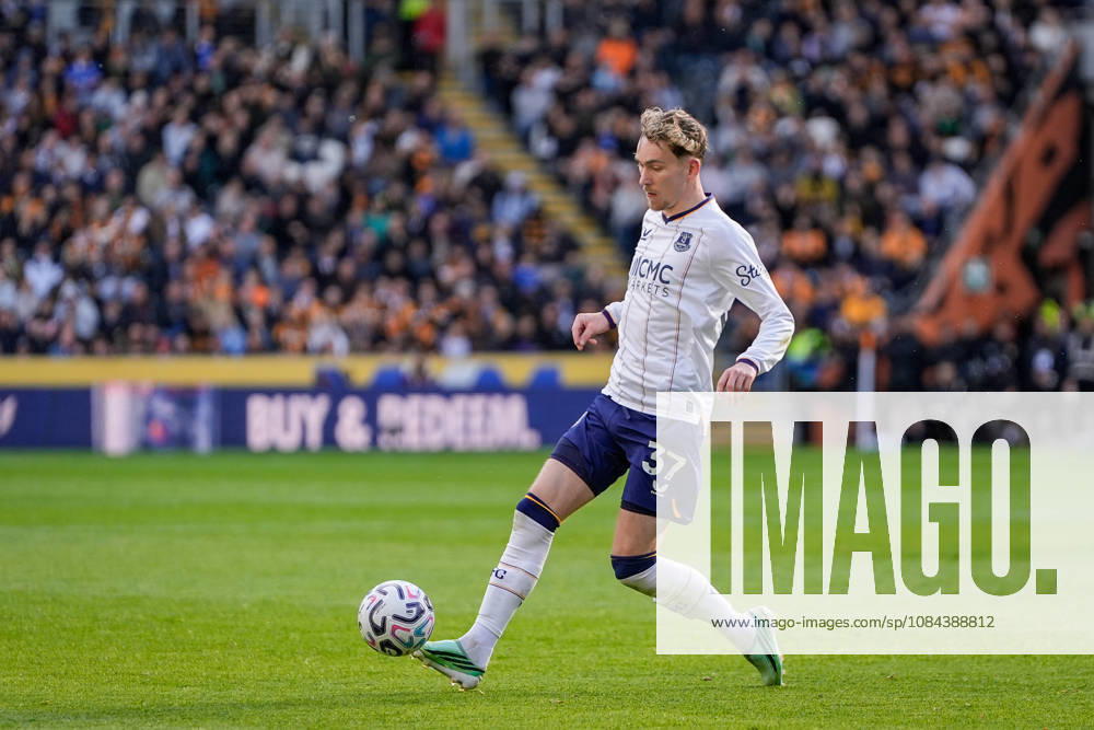 Premier League: Hull City v Everton James Garner of Everton makes a run with the ball during the Premier League match Hull City vs Everton at MKM Stadium, Hull, United Kingdom on 11 October 2026 (Photo by Maynard Manyowa News Images) Hull MKM Stadium East Riding of Yorkshire United Kingdom