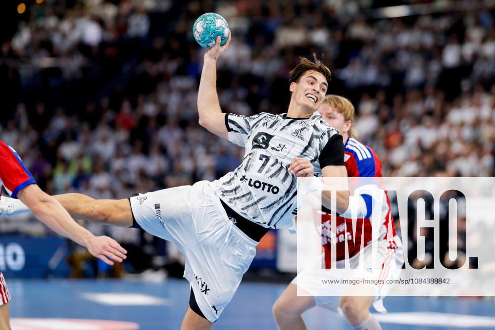 Kiel, October 11, 2026; Handball, 2026–27 Bundesliga 1, THW Kiel vs. Handball Club Hamburg; Julian Köster (THW Kiel), 7; Martin Hovde (HC Hamburg), 81