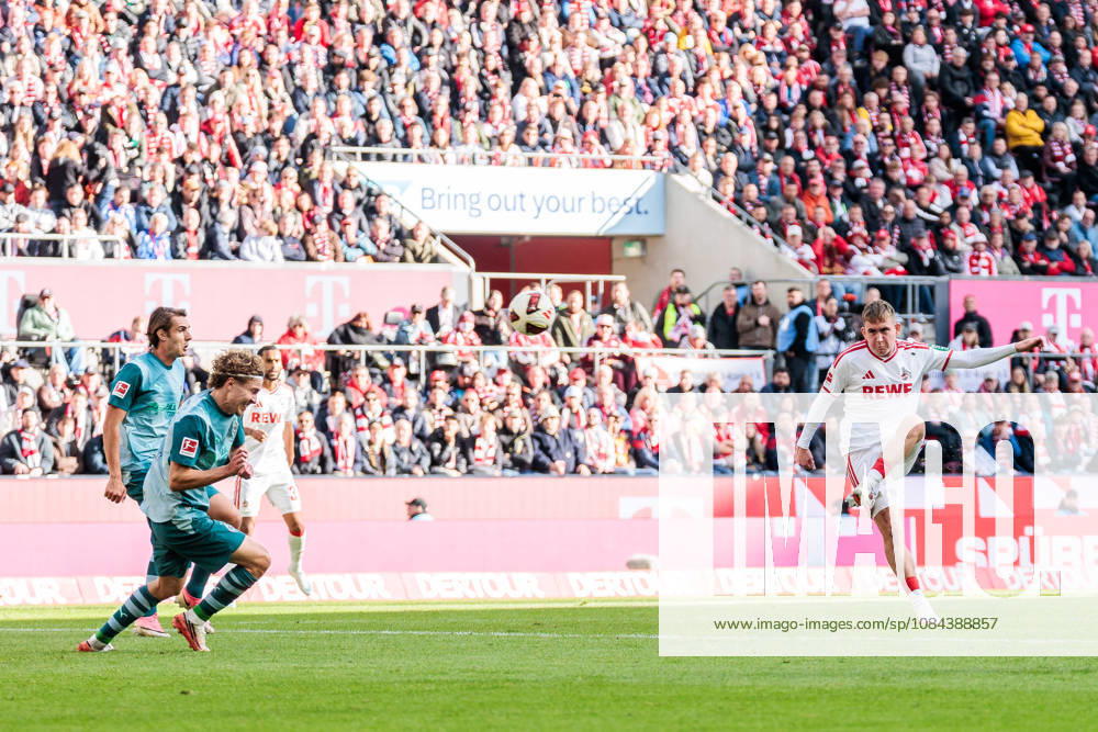 Isak Johannesson (1. FC Koeln, 8) scores the 1:0 goal during the Bundesliga match between 1. FC Koeln vs. Borussia Moenchengladbach at Rheinenergie-Stadion on matchday 5 of the 1. Bundesliga on October 11, 2026 in Koeln, Germany. DFL REGULATIONS PROHIBIT ANY USE OF PHOTOGRAPHS AS IMAGE SEQUENCES AND OR QUASI-VIDEO. North Rhine Westphalia Germany
