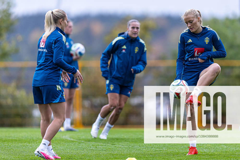 Smilla Holmberg of Sweden during a training session on October 11, 2026, in Stockholm. Photo by Caisa Rasmussen, BILDBYRAN COP 353 CR0079 soccer football fotball practice training Sweden women s women s youth