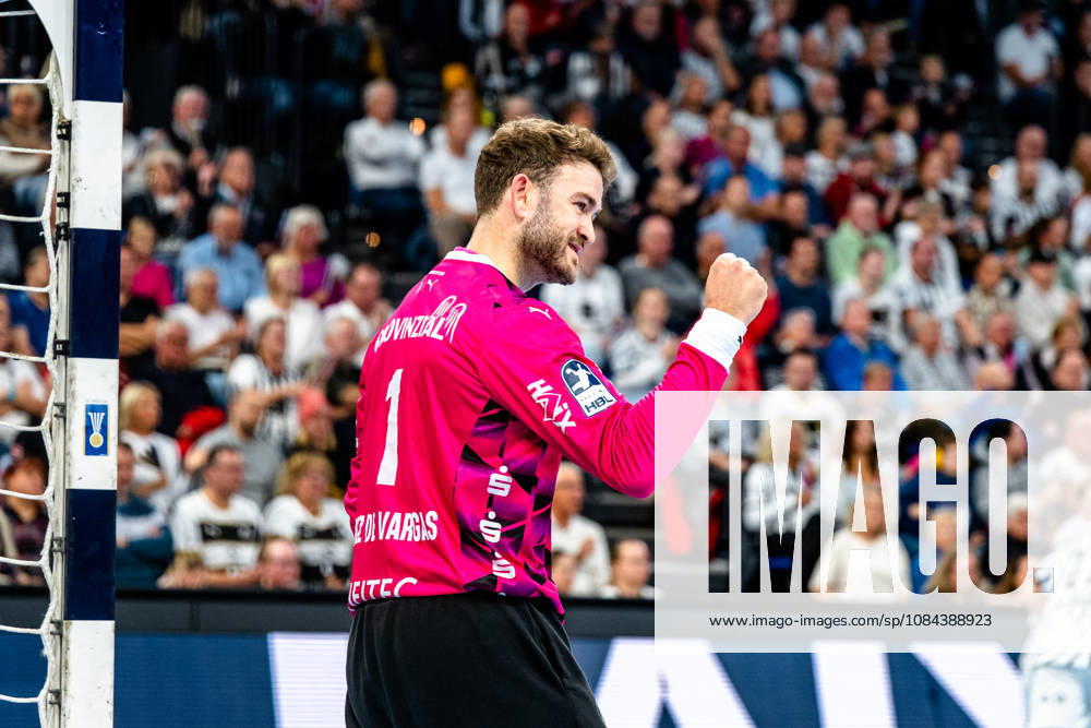Opel HBL Handball, THW Kiel vs. Handball Club Hamburg; l Gonzalo Pérez de Vargas (Kiel), 1; celebrating a saved shot; blocked, saved; Kiel goalkeeper