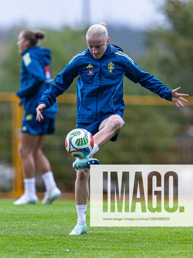 Anna Sandberg of Sweden during a training session on October 11, 2026, in Stockholm. Photo by Caisa Rasmussen, BILDBYRAN COP 353 CR0079: soccer, football, fotball, training, practice, Sweden, women s soccer