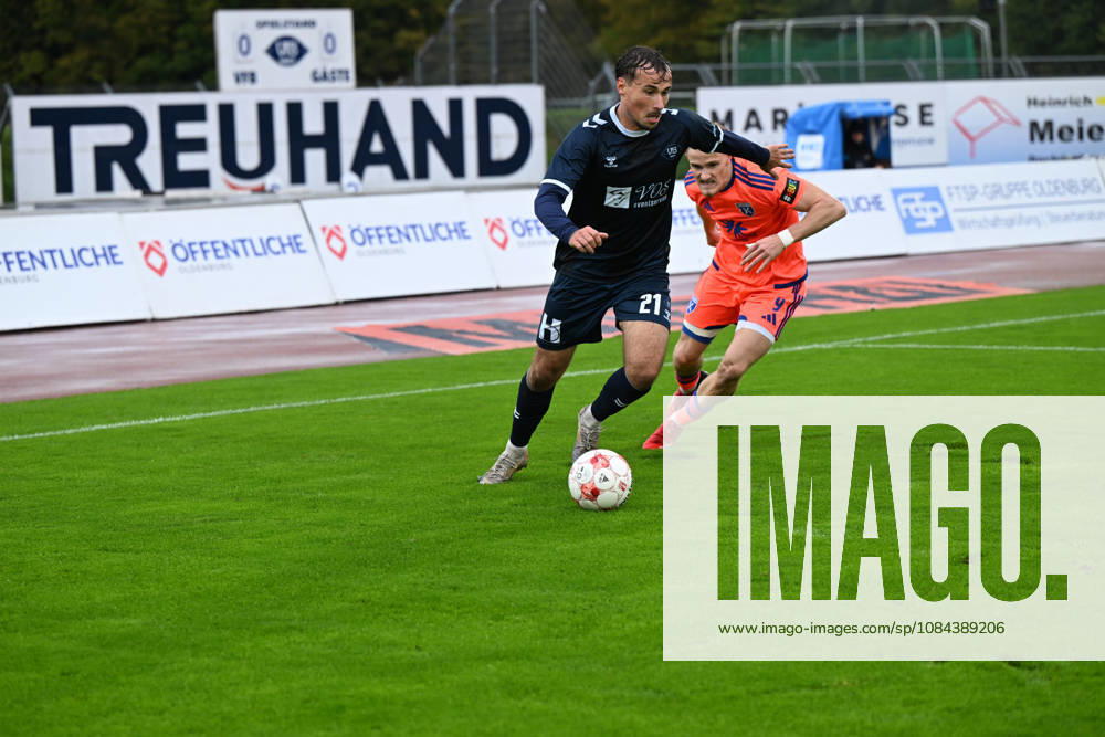 GER, Soccer, Regionalliga Nord, Matchday 13, 2026–2027 Season, Oldenburg, Marschweg Stadium, VfB Oldenburg vs. BSV Kickers Emden Nick OTTO (VfB Oldenburg) 21 Theo SCHRÖDER (BSV Kickers Emden) 9 Oldenburg, Marschweg Stadium, Lower Saxony, Germany