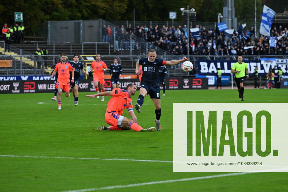 GER, Soccer, Regionalliga Nord, Matchday 13, 2026–2027 Season, Oldenburg, Marschweg Stadium, VfB Oldenburg vs. BSV Kickers Emden Fabian HERBST (BSV Kickers Emden) 4, Kai PRÖGER (PROEGER, VfB Oldenburg) 11, Oldenburg, Marschweg Stadium, Lower Saxony, Germany