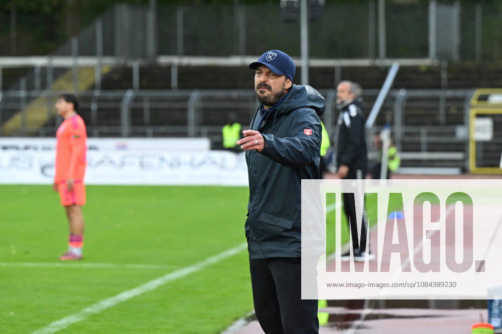 GER, Soccer, Regionalliga Nord, Matchday 13, 2026–2027 Season, Oldenburg, Marschweg Stadium, VfB Oldenburg vs. BSV Kickers Emden, Björn LINDEMANN, BSV Kickers Emden Coach, Oldenburg, Marschweg Stadium, Lower Saxony, Germany