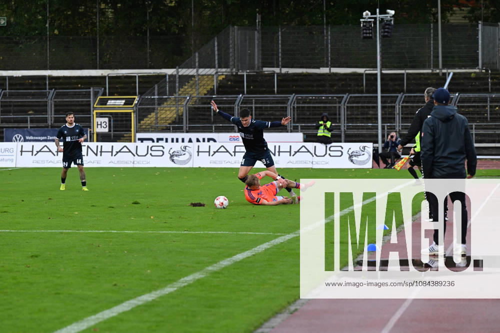 GER, Soccer, Regionalliga Nord, Matchday 13, 2026–2027 Season, Oldenburg, Marschweg Stadium, VfB Oldenburg vs. BSV Kickers Emden Mats FACKLAM (VfB Oldenburg) 29 Theo SCHRÖDER (BSV Kickers Emden) 9 Oldenburg, Marschweg Stadium, Lower Saxony, Germany