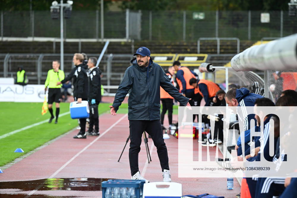 GER, Soccer, Regionalliga Nord, Matchday 13, 2026–2027 Season, Oldenburg, Marschweg Stadium, VfB Oldenburg vs. BSV Kickers Emden, Björn LINDEMANN, BSV Kickers Emden Coach, Oldenburg, Marschweg Stadium, Lower Saxony, Germany