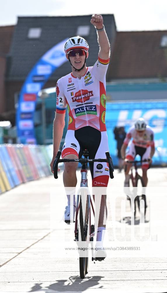 Belgium s Michael Vanthourenhout celebrates on the finsih line as he wins the men elite race of the Mosselcross cyclocross cycling event, on Sunday 11 October 2026, in Dendermonde, the first race (out of 7) of the HG Cross competition. DAVIDxPINTENS x189452994x