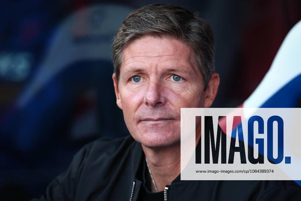 Premier League: Crystal Palace v Nottingham Forest LONDON, UK - 11th Oct 2026: Nottingham Forest Head Coach Oliver Glasner looks on ahead of the Premier League match between Crystal Palace FC and Nottingham Forest FC at Selhurst Park London Selhurst Park England United Kingdom