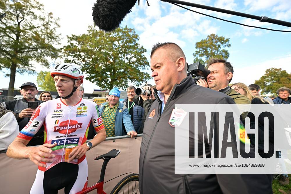 Belgium s Michael Vanthourenhout celebrates after winning the men elite race of the Mosselcross cyclocross cycling event, on Sunday 11 October 2026, in Dendermonde, the first race (out of 7) of the HG Cross competition. DAVIDxPINTENS x189453024x