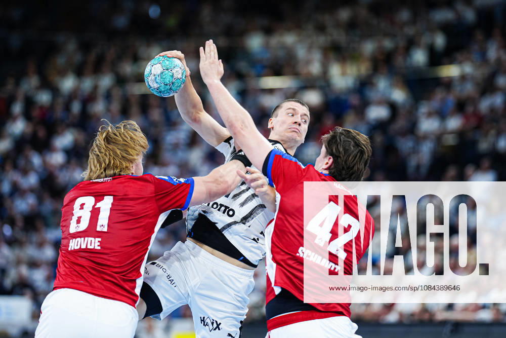 Martin Hovde, Handball Club Hamburg, 81, Elias Ellefsen (Skipagotu) THW Kiel, 71, Jan Christian Schmidt Handball Club Hamburg, 42 GER, THW Kiel vs. Handball Club Hamburg, Handball, 1st Bundesliga, Matchday 8, 2026–2027 Season, October 11, 2026 GER, THW Kiel vs. Handball Club Hamburg, Handball, 1st Bundesliga, Matchday 8, 2026–2027 season, October 11, 2026, Kiel