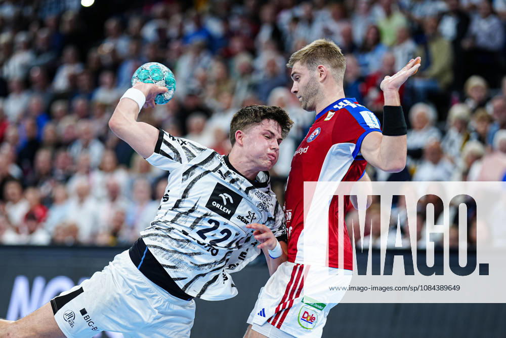 Rasmus Ankermann, THW Kiel, 22; Einar Olafsson, Handball Club Hamburg, 23; GER, THW Kiel vs. Handball Club Hamburg, Handball, 1st Bundesliga, Matchday 8, 2026–2027 Season, October 11, 2026 GER, THW Kiel vs. Handball Club Hamburg, Handball, 1st Bundesliga, Matchday 8, 2026–2027 season, October 11, 2026 Kiel
