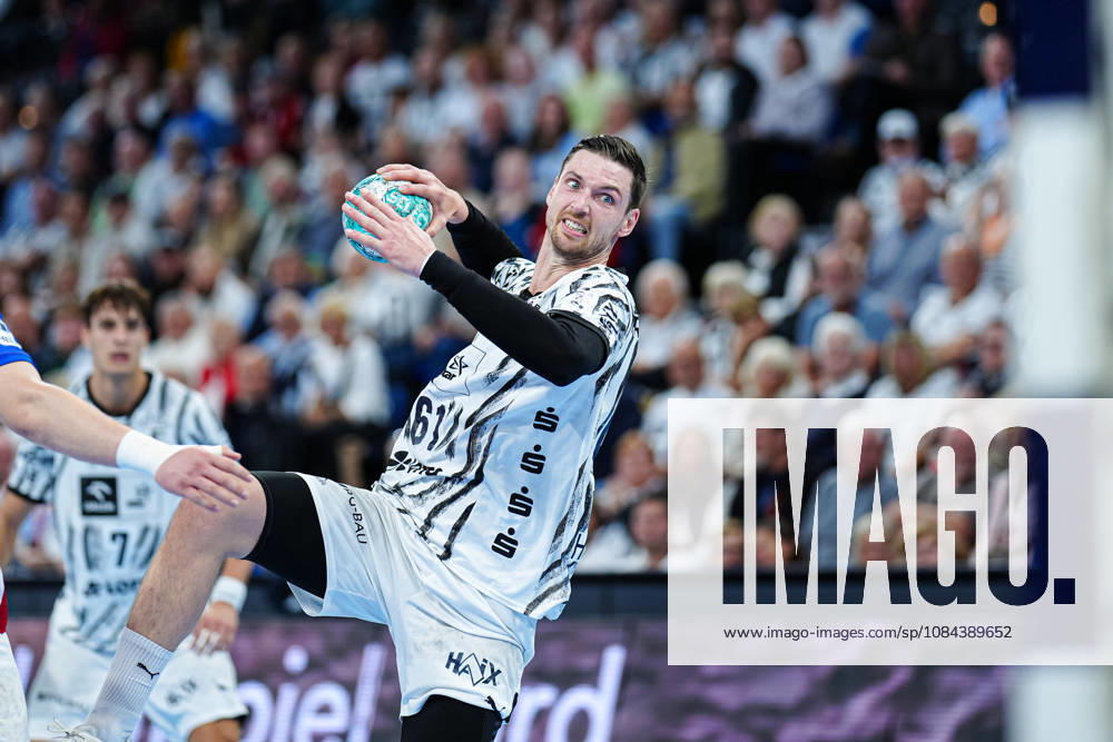 Goal by Hendrik Pekeler (THW Kiel), 61 GER, THW Kiel vs. Handball Club Hamburg, Handball, 1st Bundesliga, Matchday 8, 2026–2027 Season, October 11, 2026, Germany, THW Kiel vs. Handball Club Hamburg, Handball, 1st Bundesliga, Matchday 8, 2026–2027 season, October 11, 2026, Kiel