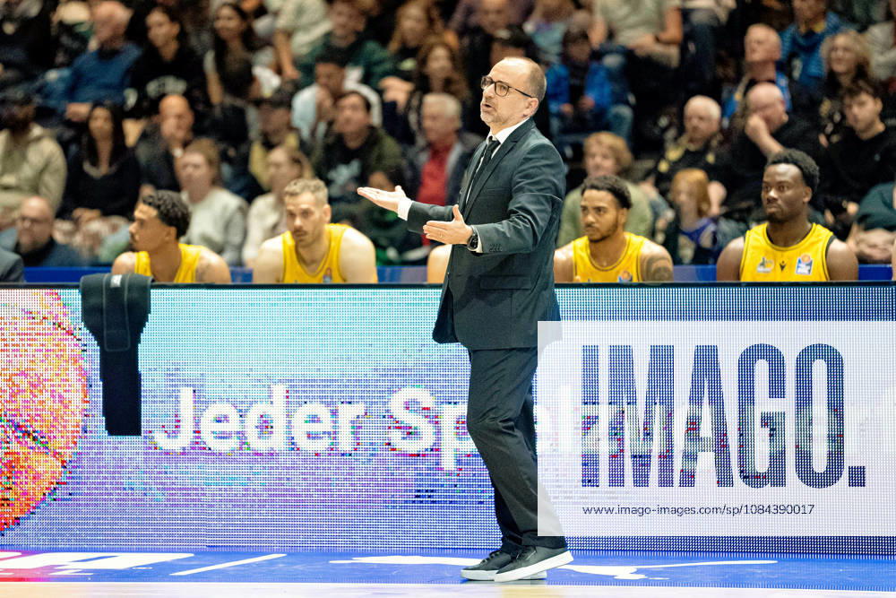 Carles Duran, Head Coach of MHP Riesen Ludwigsburg (GER), Basketball: Löwen Braunschweig vs. MHP Riesen Ludwigsburg, Basketball, easyCredit BBL, Week 3, 2026–27 Season, October 11, 2026 GER, Basketball: Löwen Braunschweig vs. MHP Riesen Ludwigsburg, Basketball, easyCredit BBL, Week 3, 2026–27 season, October 11, 2026 Braunschweig