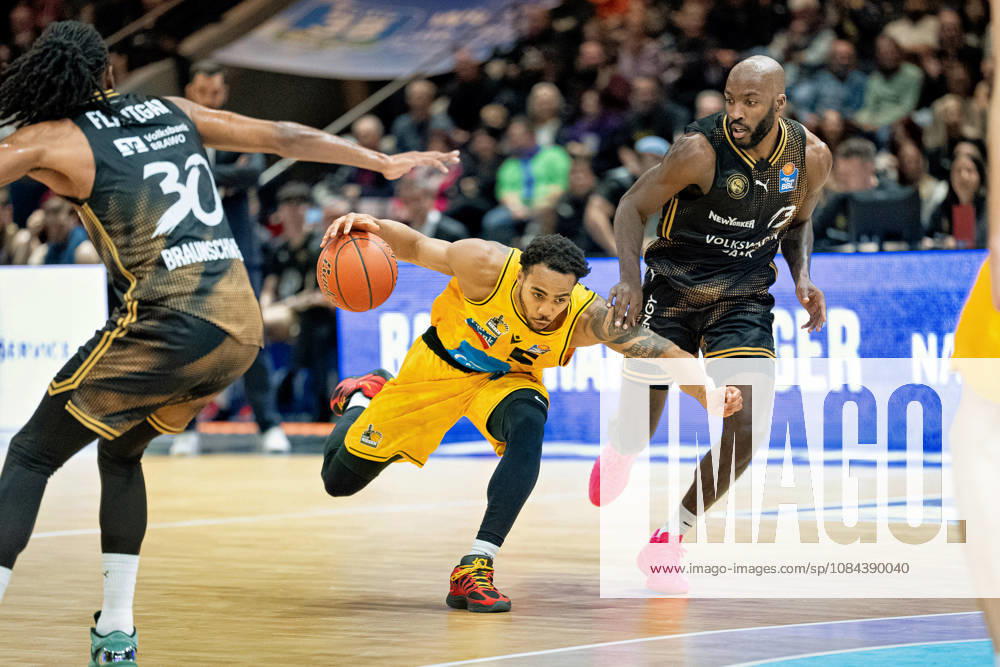Ish Leggett 5, MHP Riesen Ludwigsburg vs. Sheldon Edwards 13, Basketball Löwen Braunschweig, and Chip Flanigan 30, Basketball Löwen Braunschweig, GER; Basketball Löwen Braunschweig vs. MHP Riesen Ludwigsburg, Basketball, easyCredit BBL, Week 3, 2026–27 Season, October 11, 2026 GER, Basketball Löwen Braunschweig vs. MHP Riesen Ludwigsburg, Basketball, easyCredit BBL, Week 3, 2026–27 Season, October 11, 2026, Braunschweig