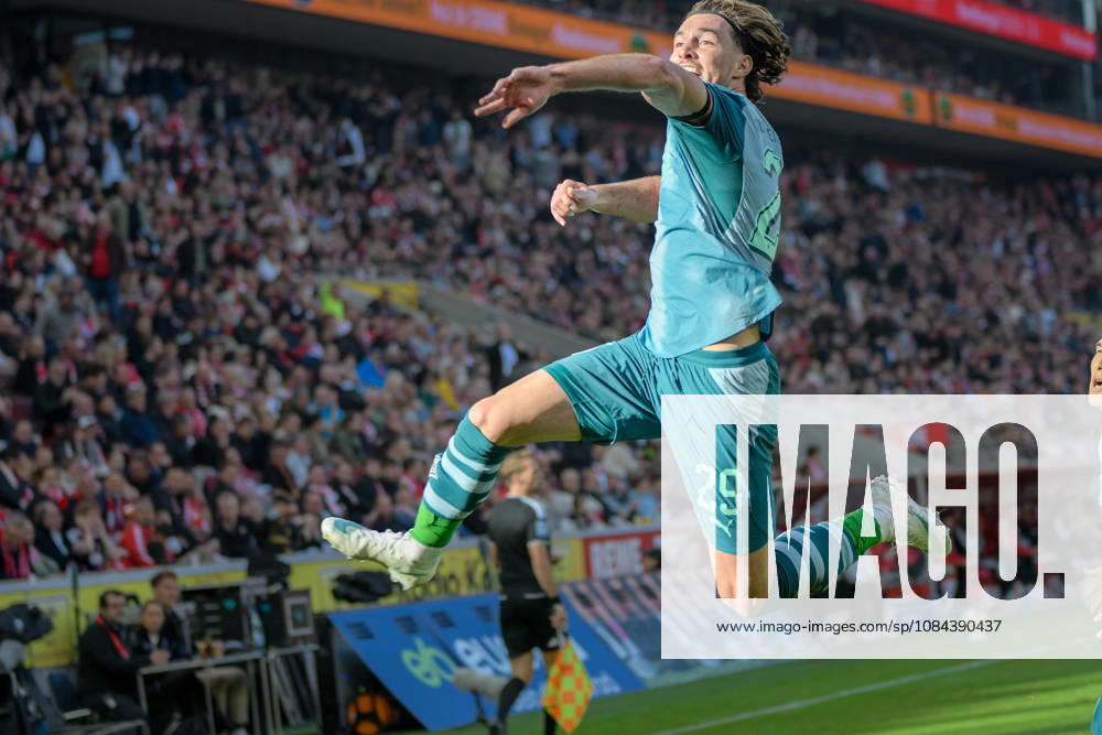 Joe Scally of Mönchengladbach 29 celebrates after scoring the goal on 1 1 11 10 2026 ¢ Soccer ¢ 1. FC Köln vs. Borussia Mönchengladbach, RheinEnergieStadion, Cologne, DFB and DFL regulations prohibit any use of photographs as image sequences and or quasi-video. NRW, Germany