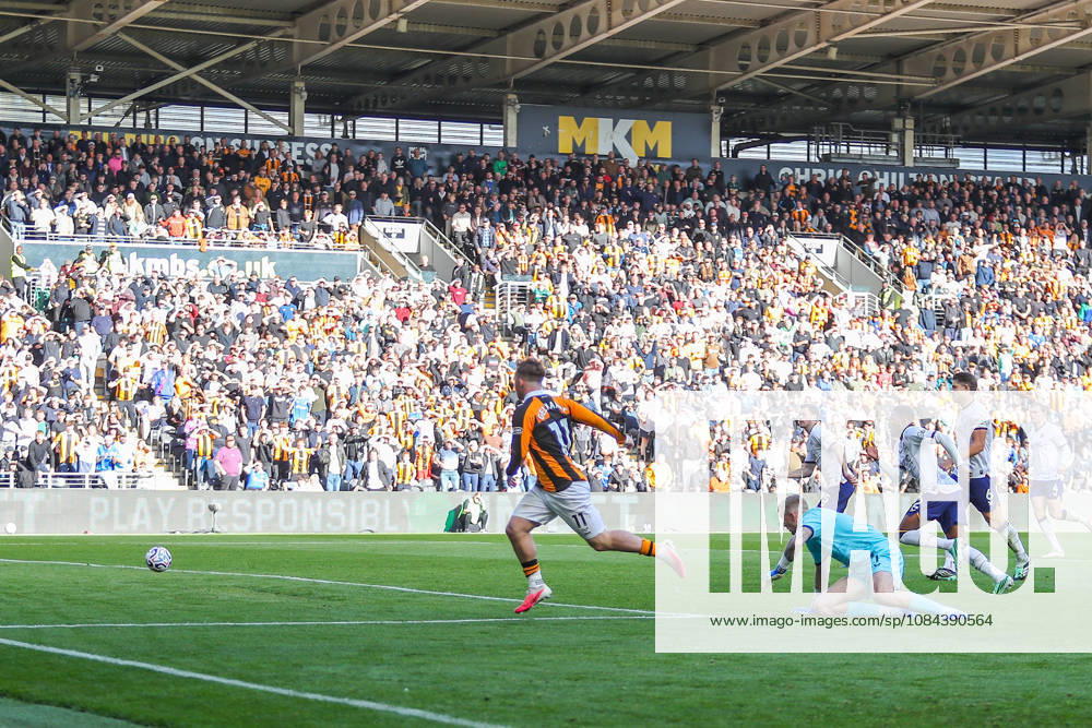 Hull City v Everton, Premier League Joe Gelhardt Of Hull City scores a GOAL 1-0 during the Hull City v Everton Premier League match at the MKM Stadium, Hull, England on 11 October 2026 Credit: Lee Keuneke Every Second Media Editorial use only. All images are copyright Every Second Media Limited. No images may be reproduced without prior permission. All rights reserved. Premier League and Football League images are subject to licensing agreements with Football DataCo Limited. see https: www.football-dataco.com