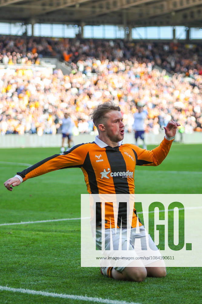 Hull City v Everton, Premier League Joe Gelhardt Of Hull City scores a GOAL 1-0 and celebrates during the Hull City v Everton Premier League match at the MKM Stadium, Hull, England on 11 October 2026 Credit: Lee Keuneke Every Second Media Editorial use only. All images are copyright Every Second Media Limited. No images may be reproduced without prior permission. All rights reserved. Premier League and Football League images are subject to licensing agreements with Football DataCo Limited. see https: www.football-dataco.com
