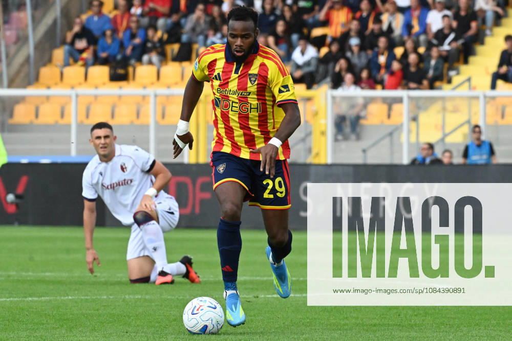 IPA89552023 - Amar Ahmed (US Lecce) in action during the US Lecce vs. Bologna FC Italian Serie A soccer match in Lecce, Italy, on October 11, 2026