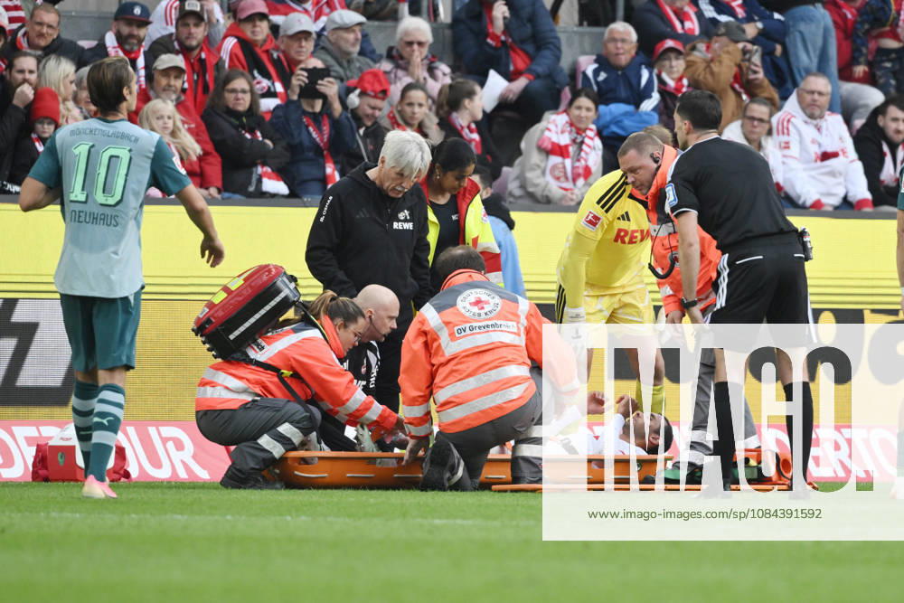 Ellyes Skhiri of 1. FC Köln is carried off the field on a stretcher on October 11, 2026, Soccer, Bundesliga, 2026–2027 season, Matchday 5, 1. FC Köln vs. Borussia Mönchengladbach. DFL regulations prohibit any use of photographs as image sequences and or quasi-video. Cologne, RheinEnergie Stadium, North Rhine-Westphalia, Germany Team2