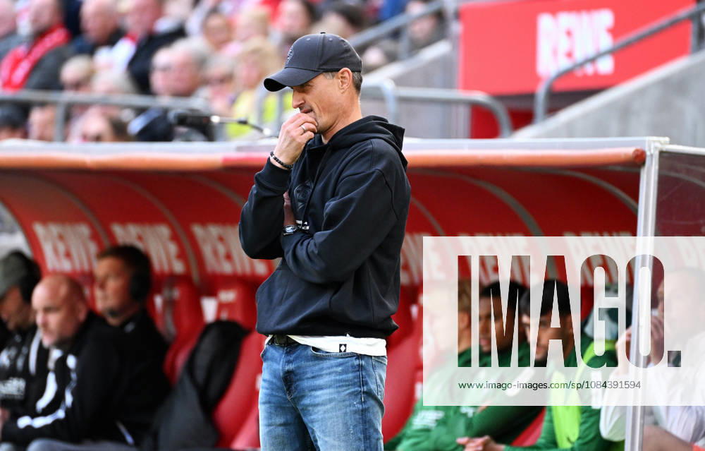 Cologne, Germany, Bundesliga 1, Matchday 5, Rhein Energie Stadium Cologne, 1. FC Köln vs. Borussia Mönchengladbach; Head Coach Alexander Blessin (BMG)