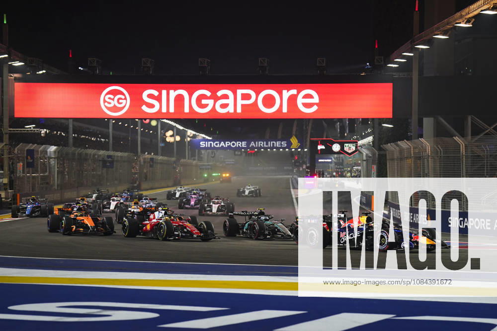 FORMULA 1 SINGAPORE AIRLINES SINGAPORE GRAND PRIX 2026 Max Verstappen (NED) 3 Red Bull Racing, the race start, during the Formula 1 Singapore Airlines Singapore Grand Prix 2026, Round 17 of the 2026 Formula 1 World Championship, WM, Weltmeisterschaft from 9th - 11th October 2026 at the Marina Bay Street Circuit, Singapore. Credit: Robbie Hoad Every Second Media Editorial use only. All images are copyright Every Second Media Limited. No images may be reproduced without prior permission.