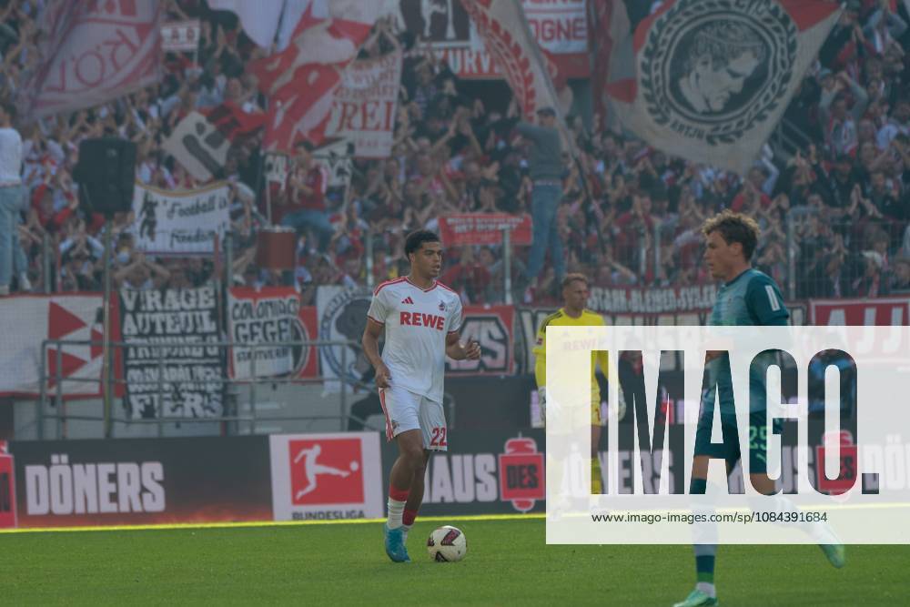 Jahmai Simpson Pusey, Defense, 1. FC Köln 22, Robin Hack, Midfield, Borussia Mönchengladbach 25, 1. FC Köln vs. Borussia Mönchengladbach, Soccer, Bundesliga 1, Matchday 5, October 11, 2026. DFB and DFL regulations prohibit any use of photographs as image sequences and or quasi-video. Cologne, North Rhine-Westphalia, Germany