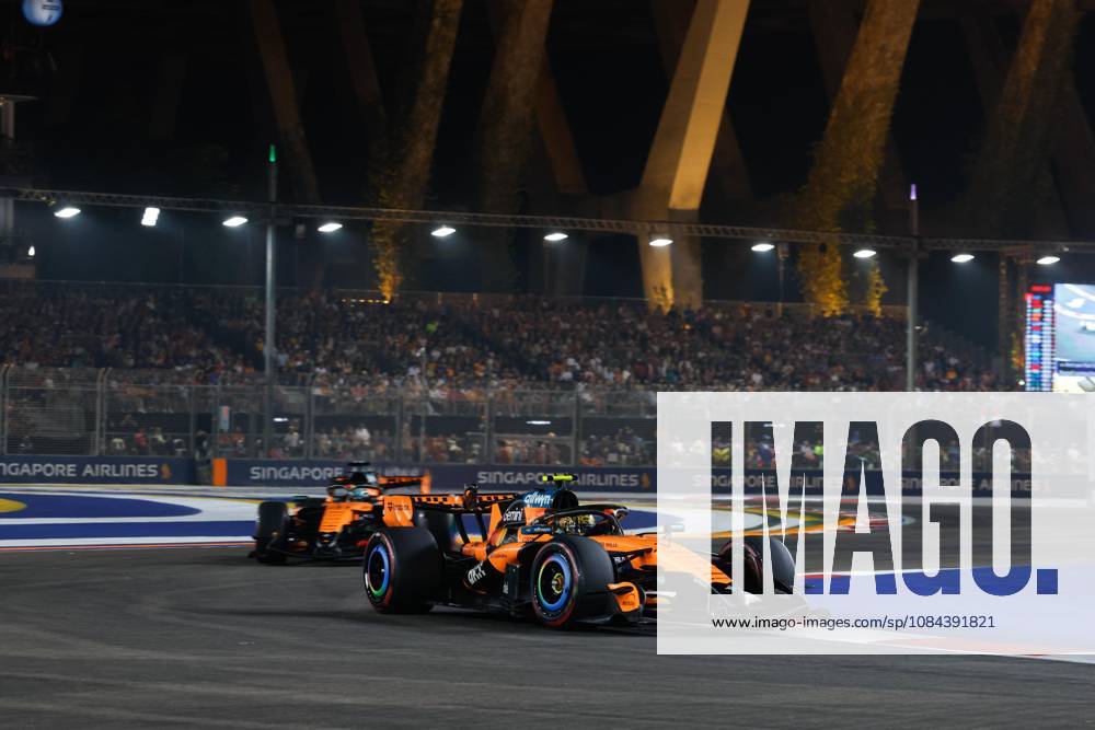 01 NORRIS Lando (GBR), McLaren F1 Team MCL40, in action in Singapore 2026 81 PIASTRI Oscar (AUS), McLaren F1 Team MCL40, in action 01 NORRIS Lando (GBR), McLaren F1 Team MCL40, in action in Singapore 2026 Singapore