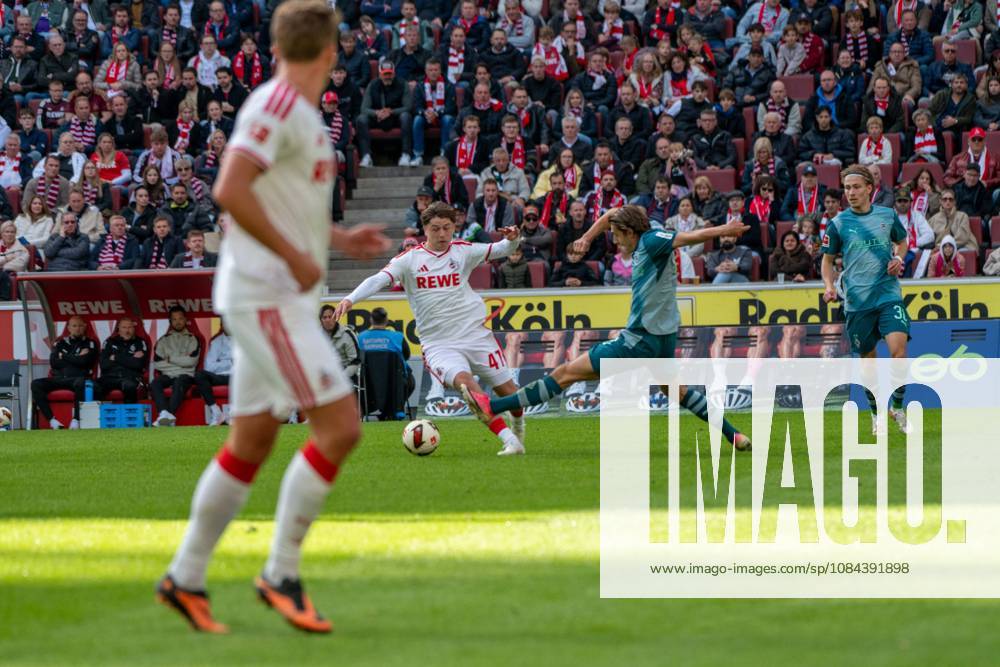 Mikey Moore, Midfielder, 1 FC Cologne 47 , , 1 FC Cologne vs. Borussia Mönchengladbach, Soccer, Bundesliga 1, Matchday 5, October 11, 2026. DFB and DFL regulations prohibit any use of photographs as image sequences and or quasi-video. Cologne, North Rhine-Westphalia, Germany