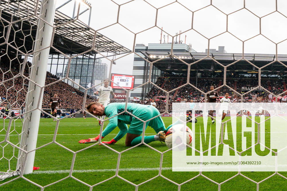 Goalkeeper Hans Christian Bernat of Karlsruher SC (01) misses the ball from Abdoulie Ceesay of FC St. Pauli (09) on the 1-0 goal, behind-the-goal camera, GER, FC St. Pauli vs. Karlsruher SC, soccer, 2. Bundesliga, Matchday 7, 2026–2027 season, October 11, 2026 DFL regulations prohibit any use of photographs as image sequences and or quasi-video, GER, FC St. Pauli vs. Karlsruher SC, soccer, 2. Bundesliga, Matchday 7, 2026–2027 season, October 11, 2026, Hamburg