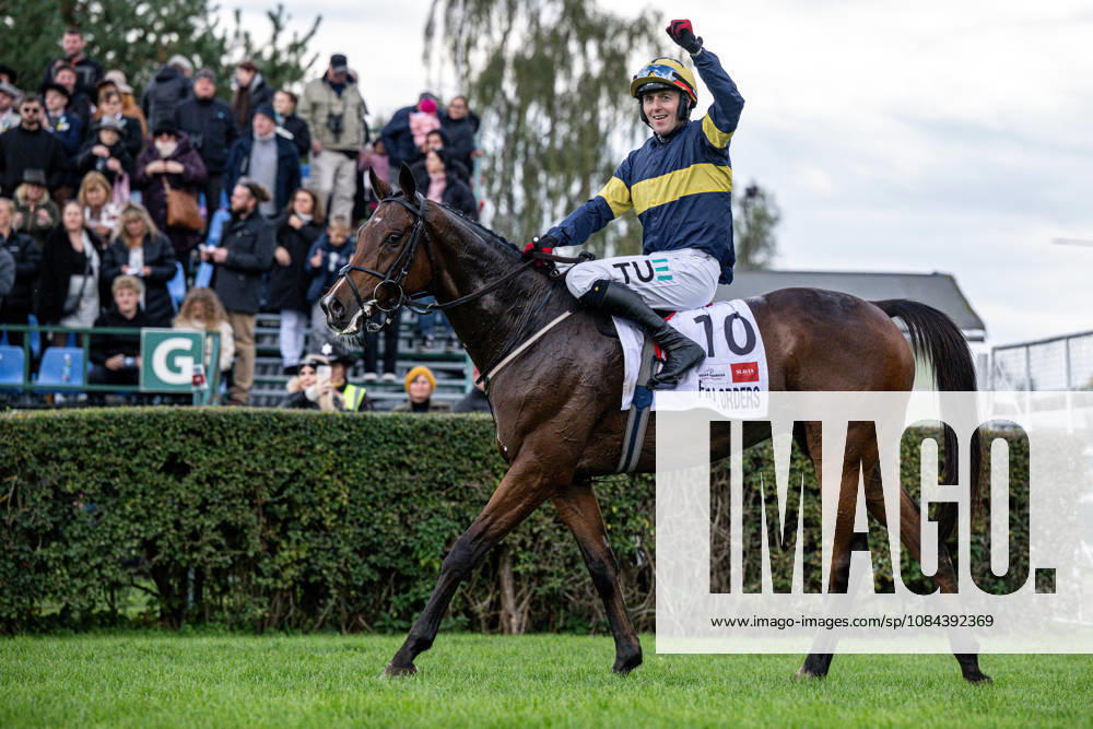 The 136th Grand Pardubice Steeplechase (6,900m), in Pardubice, Czech Republic, on October 11, 2026. Winner Keith Michael Donoghue on Final Orders. (CTKxPhoto DavidxTanecek) CTKPhotoP2026101105042 CTKPhotoP2026101105042