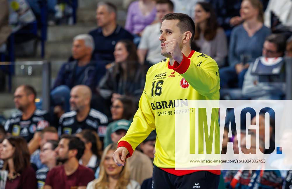 Handball 1st Bundesliga OPEL HBL 2026–2027 Season, Matchday 8: HC Erlangen (Nuremberg Metropolitan Region) vs. HCE MT Melsungen Women s Team Nebojsa Simic 16, MT Melsungen clenches his fists