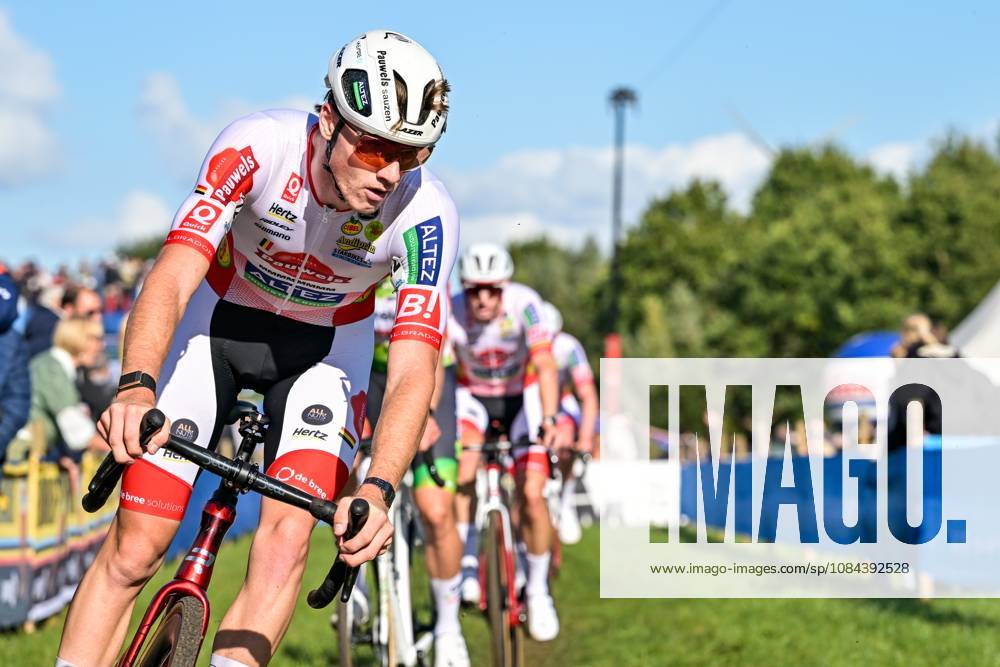 Belgium s Yordi Corsus is pictured in action during the men elite race of the Mosselcross cyclocross cycling event, on Sunday 11 October 2026, in Dendermonde, the first race (out of 7) of the HG Cross competition. DAVIDxPINTENS x189457648x