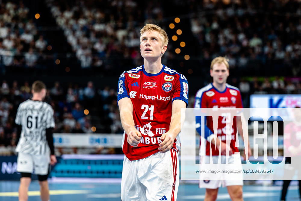 Opel HBL Handball, THW Kiel vs. Handball Club Hamburg, l Frederik Bo Andersen, Handball Club Hamburg, 21 Portrait, Portrait, Single Image, disappointed, looks disappointed, dejected, disappointed Kiel