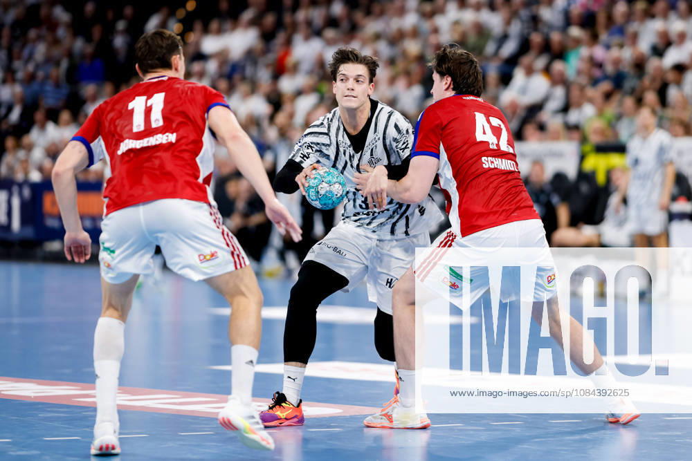 Kiel, October 11, 2026; Handball, 1st Bundesliga 2026–27; THW Kiel vs. Handball Club Hamburg; Nicolaj Jörgensen (HC Hamburg), 11; Domen Makuc (THW Kiel), 35; Jan Christian Schmidt (HC Hamburg), 42