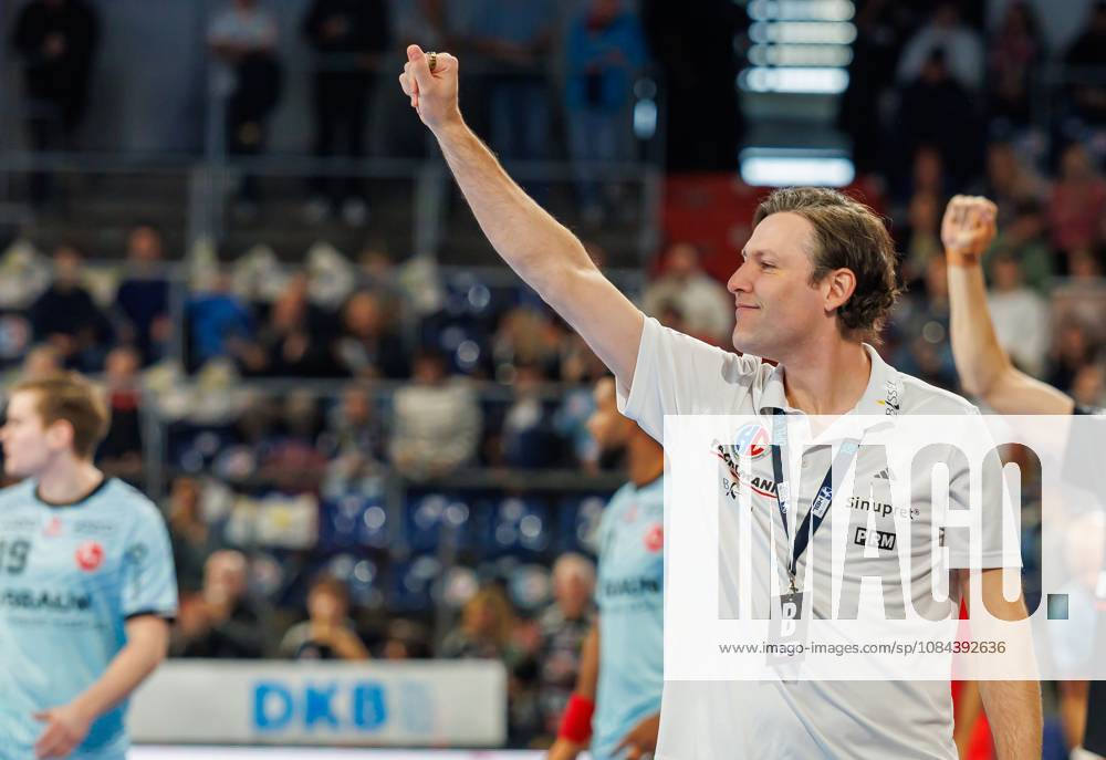 Handball 1st Bundesliga OPEL HBL 2026–2027 Season, Matchday 8: HC Erlangen vs. Nuremberg Metropolitan Region HCE vs. MT Melsungen Women’s Team Johannes Sellin, Coach of HC Erlangen; HCE laughs; Laughter brings joy; Joy clenches a fist Fists