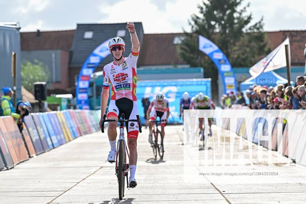 Belgium s Michael Vanthourenhout celebrates as he crosses the finish line to win the men elite race of the Mosselcross cyclocross cycling event, on Sunday 11 October 2026, in Dendermonde, the first race (out of 7) of the HG Cross competition. DAVIDxPINTENS x189458145x