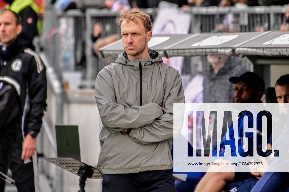 Maximilian Senft, Coach, KSC Germany, Hamburg, Millerntor Stadium, Soccer, 2. Bundesliga, FC St. Pauli, Karlsruher SC