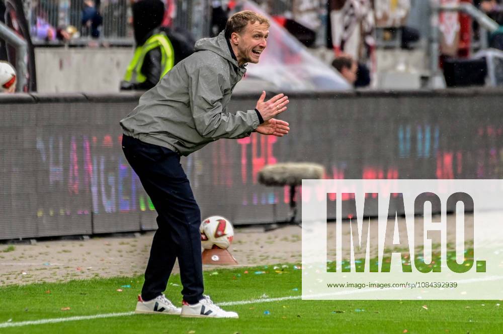 Maximilian Senft, Coach, KSC Germany, Hamburg, Millerntor Stadium, Soccer, 2. Bundesliga, FC St. Pauli, Karlsruher SC