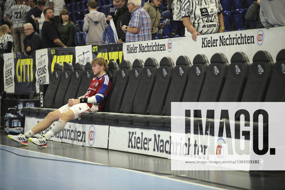 Photo: Disappointment among the Hamburg players after the final whistle; here, Martin HOVDE looks dejected. Men s Handball 1st Bundesliga, Matchday 8, Sunday, October 11, 2026: THW Kiel vs. HCH Hamburg
