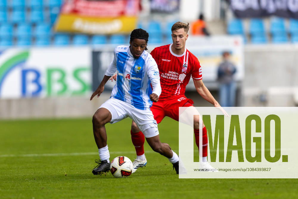 Chemnitz, 111026, Northeast Regional Soccer League: Chemnitzer FC vs. FC Rot-Weiß Erfurt; pictured: Laurenz Dehl (Erfurt) vs. Ken Tchouangue (Chemnitz)