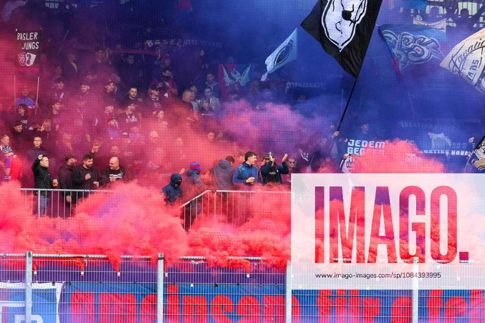 Soccer Liechtenstein Brack Super League 2026–2027, Matchday 10, October 11, 2026, 4:30 p.m. FC Vaduz vs. FC Basel 1893 Rheinpark Stadium, Vaduz, Liechtenstein Colored smoke flares from the Basel fans at the Rheinpark Stadium in Vaduz, Liechtenstein