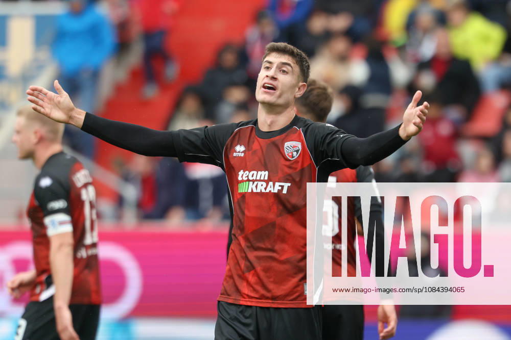 Ingolstadt, Germany, October 11, 2026, 3rd League 2026–2027, Matchday 8: FC Ingolstadt 04 vs. SV Wehen Wiesbaden. Pictured: Georgios Antzooulas. FCI players look dissatisfied on the field. DFB and DFL regulations prohibit any use of photographs as image sequences and or quasi-video.