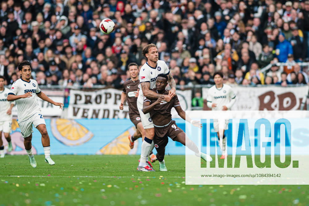 2. Bundesliga: FC St. Pauli vs. Karlsruher SC, October 11, 2026. Abdoulie Ceesay (FC St. Pauli, No. 9) is marked by Marcel Franke (Karlsruher SC, No. 28). Soccer, 2. Bundesliga, Matchday 7: FC St. Pauli vs. Karlsruher SC on October 11, 2026, at Millerntor Stadium, Hamburg. DFL regulations prohibit any use of photographs as image sequences and or quasi-video.