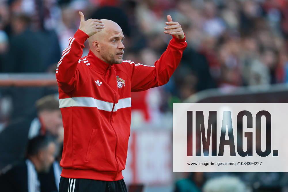 1 Bundesliga 26 27 1 FC Cologne vs. Borussia Mönchengladbach on October 11, 2026, at the RheinEnergieSTADION in Cologne; Coach Rene Wagner of Cologne shouts out instructions MH