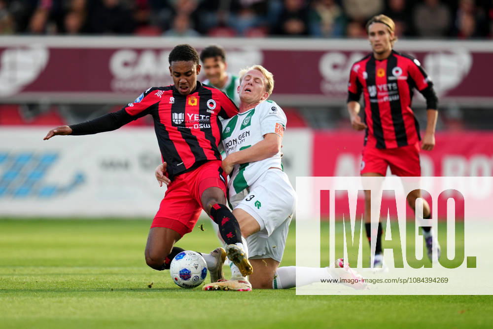 Eredivisie: Excelsior Rotterdam v FC Groningen Rotterdam - David Garden of Excelsior Rotterdam duels for the ball with Thijmen Blokzijl of FC Groningen during the eight competition round of the 2026 2027 Eredivisie season. The match is set between Excelsior Rotterdam and FC Groningen at Stadion Woudestein on 11 October 2026 in Rotterdam, Netherlands. (Hero Images Yannick Verhoeven)