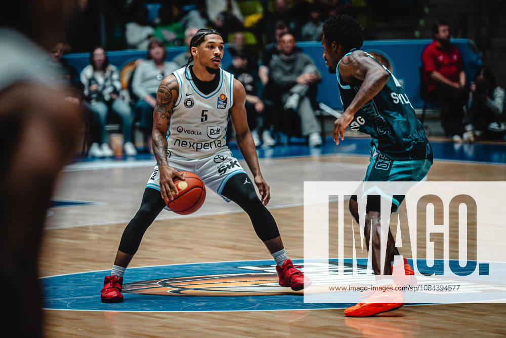 easyCredit BBL Bundesliga Basketball, Frankfurt Skyliners vs. Veolia Towers Hamburg, Zakai Zeigler (Veolia Towers Hamburg), Isaiah Swope (Frankfurt Skyliners), Frankfurt am Main