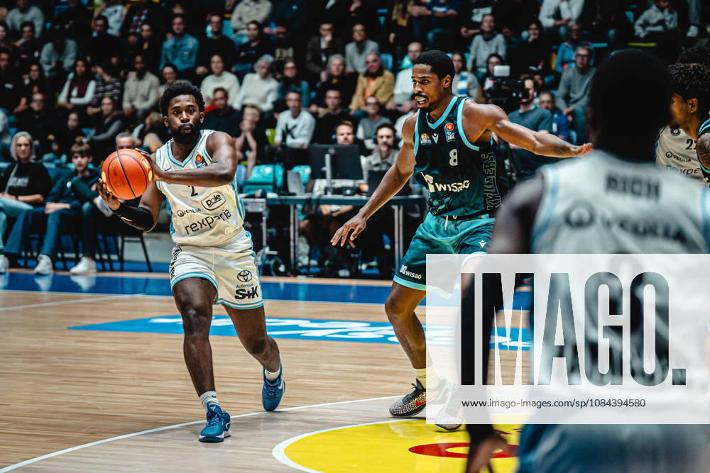 easyCredit BBL Bundesliga Basketball, Frankfurt Skyliners vs. Veolia Towers Hamburg, Noah Thomasson (Veolia Towers Hamburg), William Christmas (Frankfurt Skyliners), Frankfurt am Main
