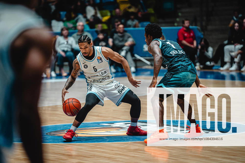 easyCredit BBL Bundesliga Basketball, Frankfurt Skyliners vs. Veolia Towers Hamburg, Zakai Zeigler (Veolia Towers Hamburg), Isaiah Swope (Frankfurt Skyliners), Frankfurt am Main