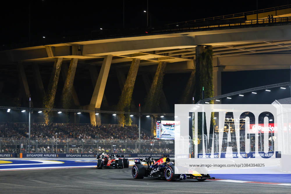 F1 - SINGAPORE GRAND PRIX 2026 03 VERSTAPPEN Max (nld), Red Bull Racing Ford RB22, action during the 2026 Formula 1 Singapore Grand Prix, 17th round of the 2026 Formula One World Championship, WM, Weltmeisterschaft from October 9 to 11, 2026 on the Marina Bay Street Circuit, in Singapore, Singapore - SingaporeSingapore